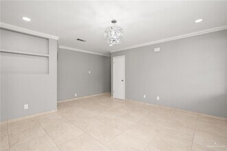 12 Victoria St in Hidalgo, TX - Building Photo - Building Photo