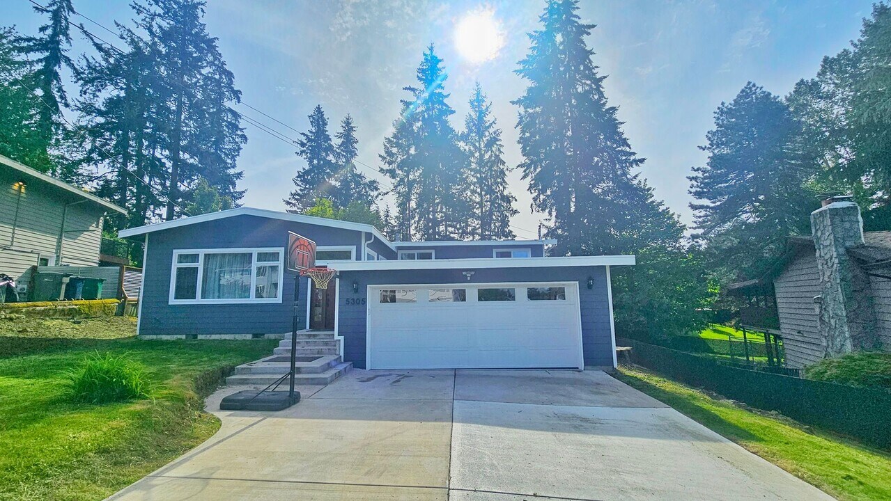 5305 155th Ave NE in Redmond, WA - Building Photo