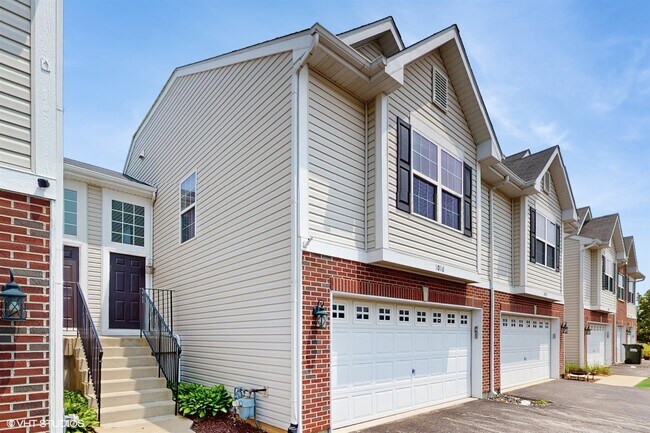 1016 Turin Dr in Hampshire, IL - Building Photo - Building Photo