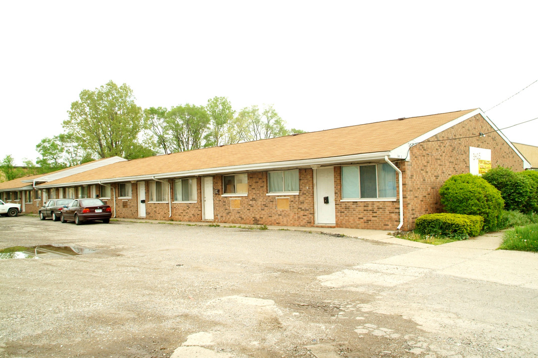 3425 Lapeer Rd in Flint, MI - Building Photo