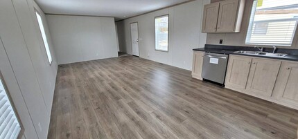 613 Polk St in De Soto, IA - Building Photo - Building Photo