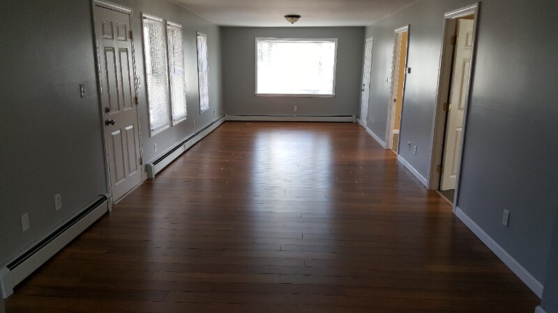 31 Buttonwood Rd in Dartmouth, MA - Building Photo