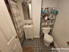 1629 Commonwealth Ave, Unit 1 in Boston, MA - Building Photo - Building Photo