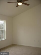 21 Darien Dr in Bunker Hill, WV - Building Photo - Building Photo