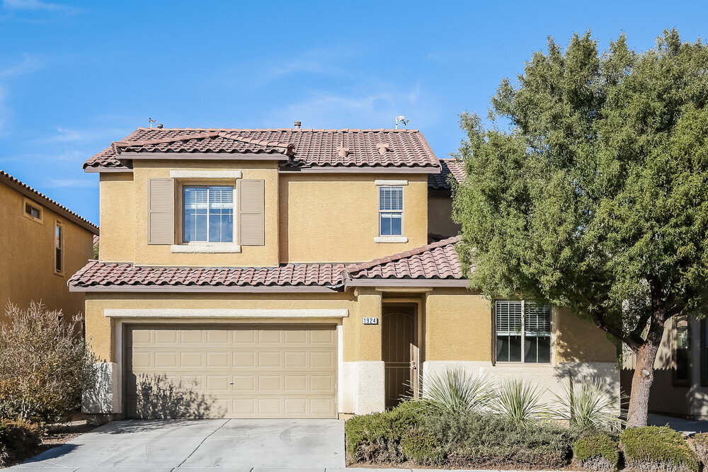 1924 W Hammer Ln in North Las Vegas, NV - Building Photo