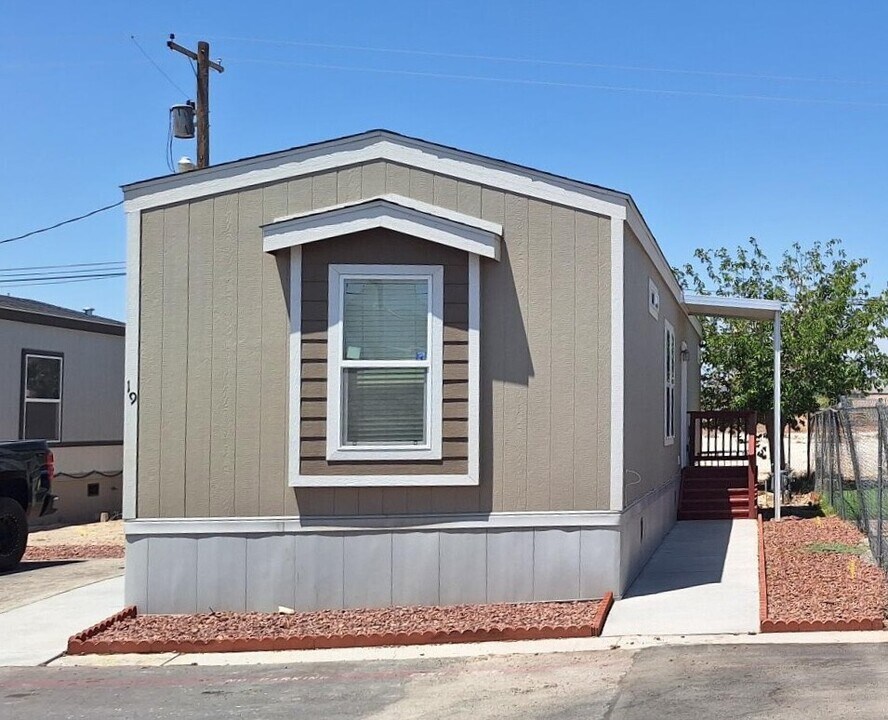 4487 E Lake Mead Blvd in Las Vegas, NV - Building Photo