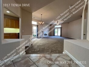 1917 Tienda Dr in Lodi, CA - Building Photo - Building Photo