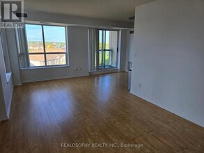 3 Ellesmere St in Richmond Hill, ON - Building Photo - Building Photo