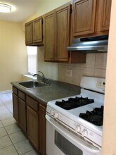 135 Van Wagenen Ave-Unit -2A in Jersey City, NJ - Building Photo - Building Photo