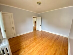 7931 S Manistee Ave in Chicago, IL - Building Photo - Building Photo