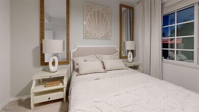 15275 Grn Acrs Ave, Unit 323 in Punta Gorda, FL - Foto de edificio - Building Photo