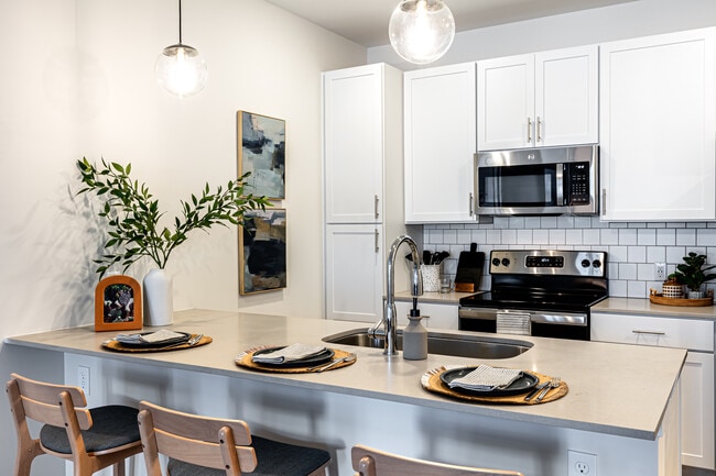 Switch Apartments in Kansas City, KS - Building Photo - Interior Photo