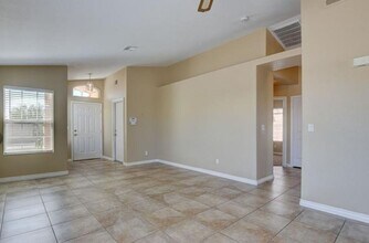 8100 W Gilmore Ave in Las Vegas, NV - Building Photo - Building Photo