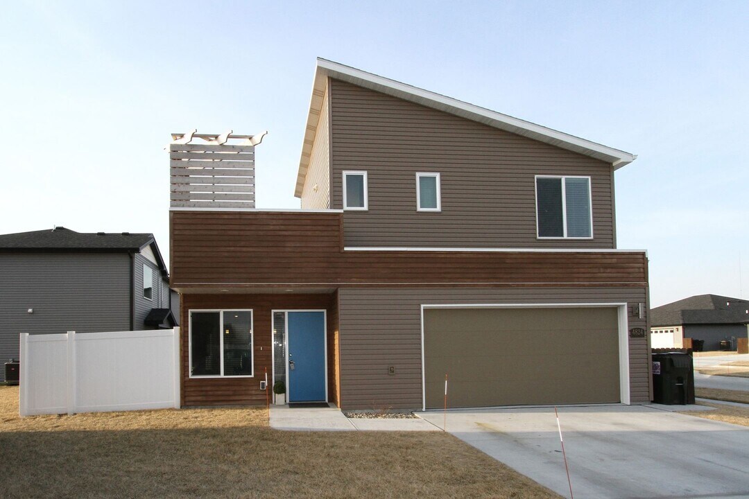4824 N 36th St in Lincoln, NE - Building Photo