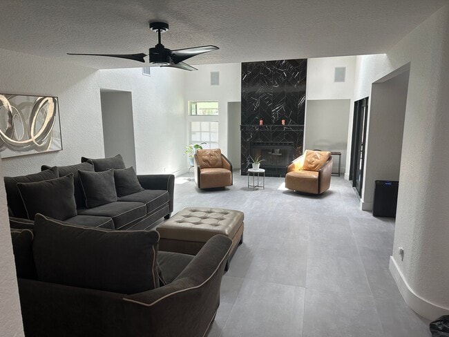 203 Santa Rosa Dr in Winter Haven, FL - Foto de edificio - Building Photo