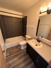 214 S River St, Unit 214 in Waterford, WI - Foto de edificio - Building Photo