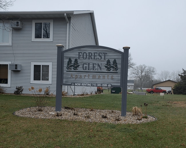 Forest Glen in Crivitz, WI - Foto de edificio - Building Photo