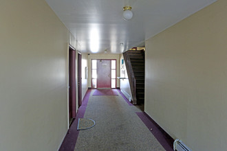 Imperial Gardens Apartments in New Baltimore, MI - Building Photo - Interior Photo