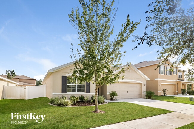 36048 Carriage Pine Ct in Zephyrhills, FL - Building Photo - Building Photo