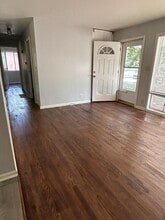 8704 E 92nd St in Kansas City, MO - Foto de edificio - Building Photo