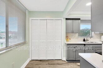 1001 Pearce Dr in Clearwater, FL - Building Photo - Building Photo