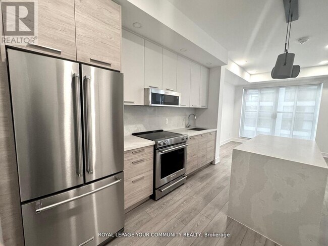 200 Redpath Ave in Toronto, ON - Building Photo - Building Photo