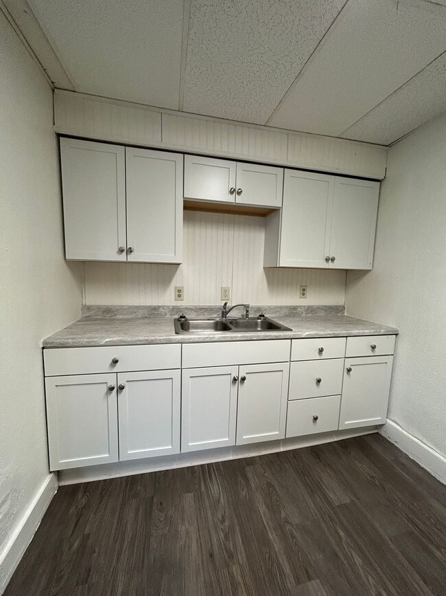 512 W Battell St in Mishawaka, IN - Building Photo - Building Photo