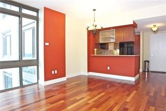 175 Huguenot St in New Rochelle, NY - Building Photo - Building Photo