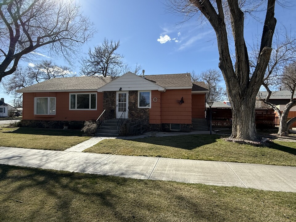 202 9th St W in Billings, MT - Building Photo