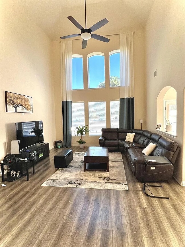 Room in House on Bridie Path in Pflugerville, TX - Foto de edificio - Building Photo