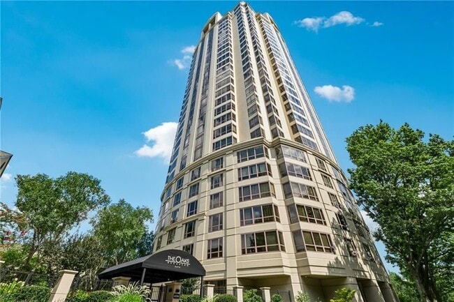 3475 Oak Valley Rd NE in Atlanta, GA - Foto de edificio - Building Photo