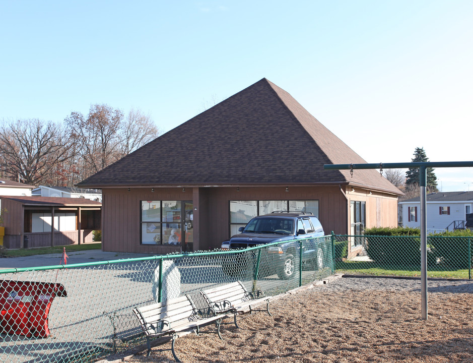 Meadows Mobile Home Park in Charlotte, MI - Building Photo