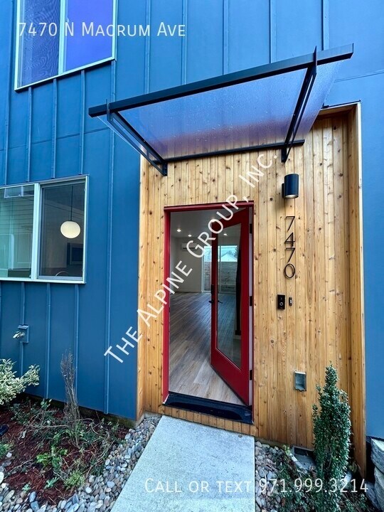 7470 N Macrum Ave in Portland, OR - Building Photo