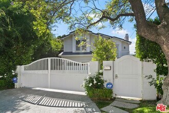 14917 Valley Vista Blvd in Los Angeles, CA - Building Photo - Building Photo