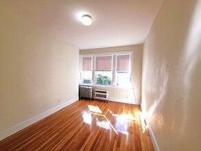 40 Lancaster Terrace in Brookline, MA - Building Photo - Building Photo