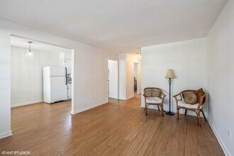 541 Barnsdale Rd in La Grange Park, IL - Building Photo - Building Photo
