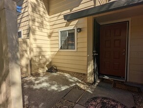 1704 Woodlake Dr in Santa Rosa, CA - Building Photo - Building Photo