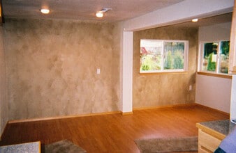 23307 51st Ave W in Mountlake Terrace, WA - Foto de edificio - Building Photo