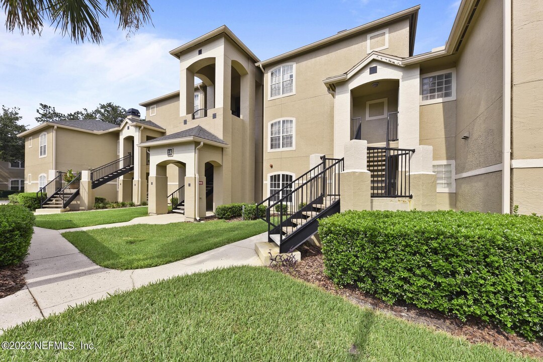 1701 The Greens Way in Jacksonville Beach, FL - Building Photo