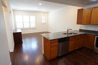 2200 S University Blvd, Unit Observatory Place in Denver, CO - Foto de edificio - Building Photo