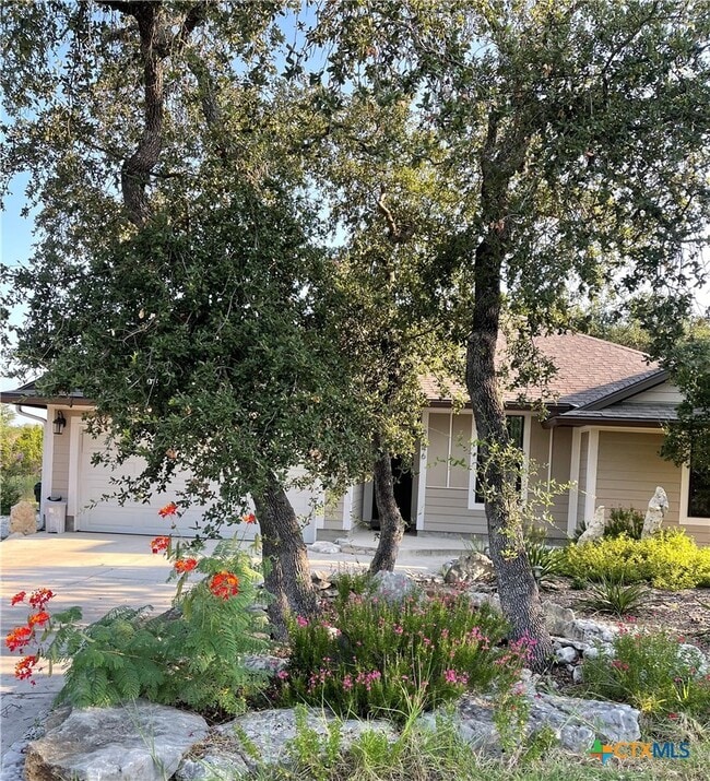 property at 2046 Mulberry Cir