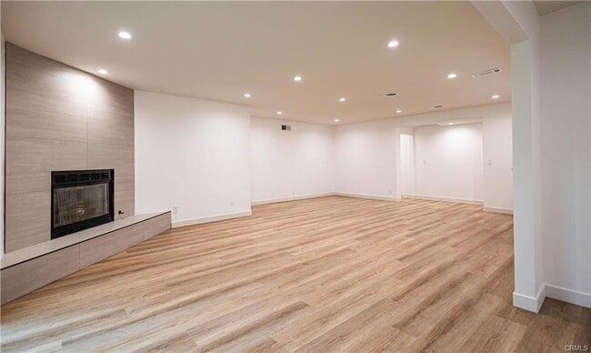 22257 MacFarlane Dr in Los Angeles, CA - Building Photo - Building Photo