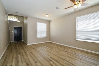 241 Bluff Pass Dr in Eustis, FL - Building Photo - Building Photo