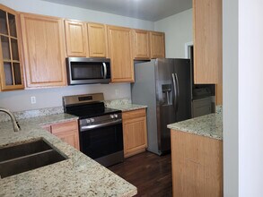 9809 Hyde Glen Ct in Charlotte, NC - Foto de edificio - Building Photo