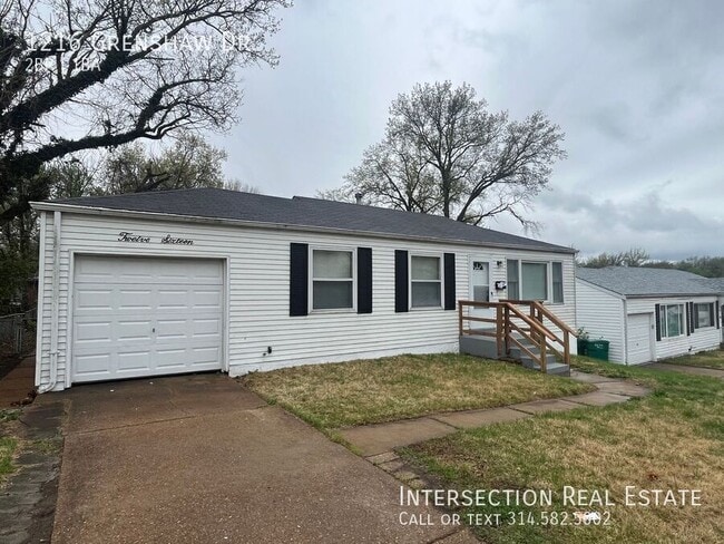 1216 Grenshaw Dr in St. Louis, MO - Building Photo - Building Photo