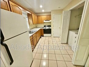 269 Peach Orchard Dr in Pikeville, KY - Building Photo - Building Photo
