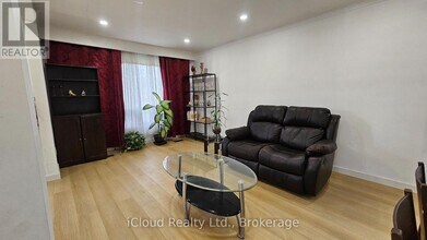 39 Frey Crescent in Toronto, ON - Building Photo - Building Photo