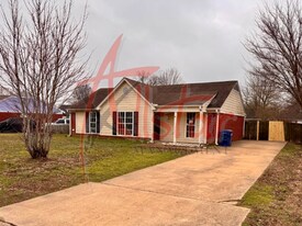 4158 Penwell Dr in Horn Lake, MS - Building Photo