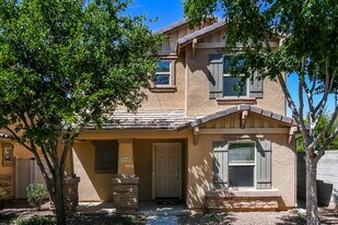 923 S Pheasant Dr in Gilbert, AZ - Building Photo