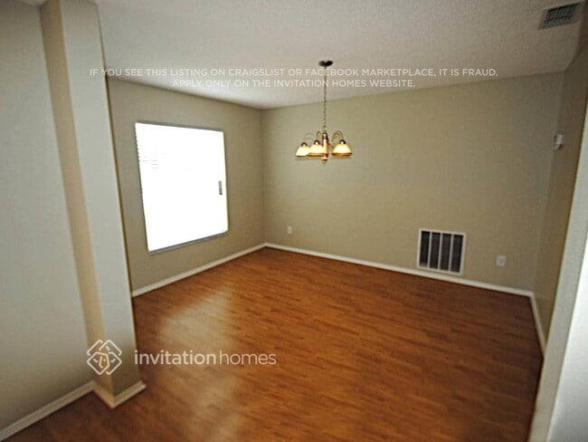 142 Lake Catherine Cir in Groveland, FL - Foto de edificio - Building Photo